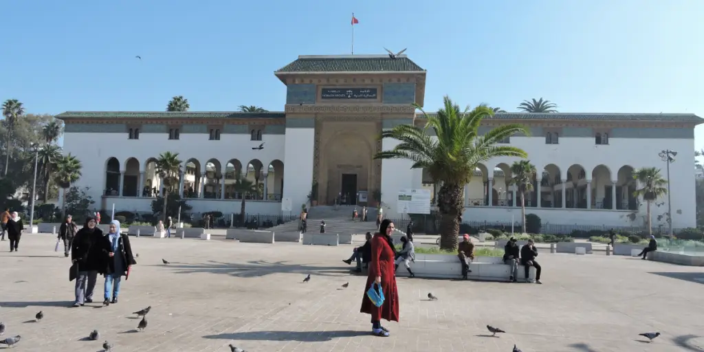 Couple enjoying a private Casablanca tour